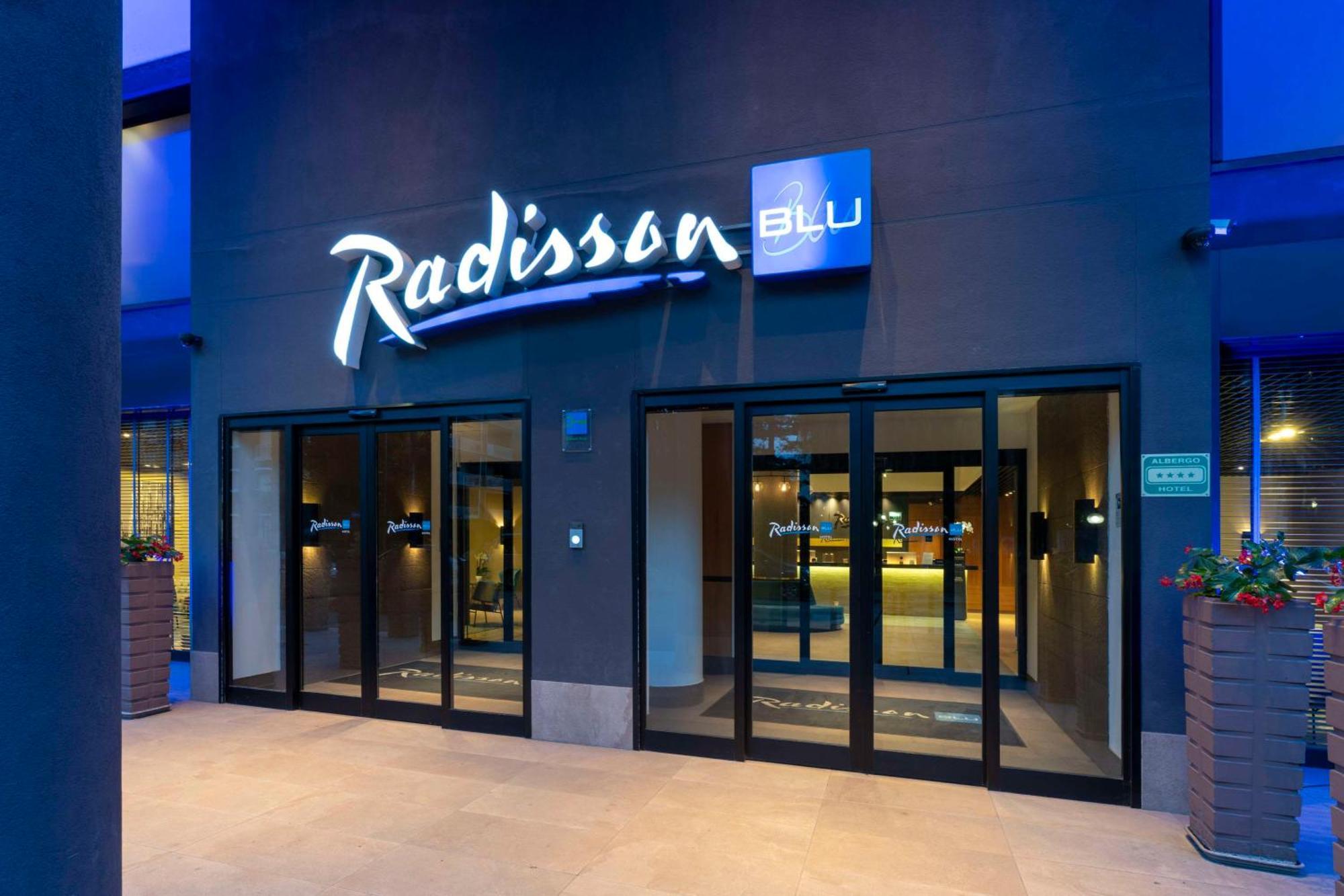 Radisson Blu Hotel Milão Exterior foto